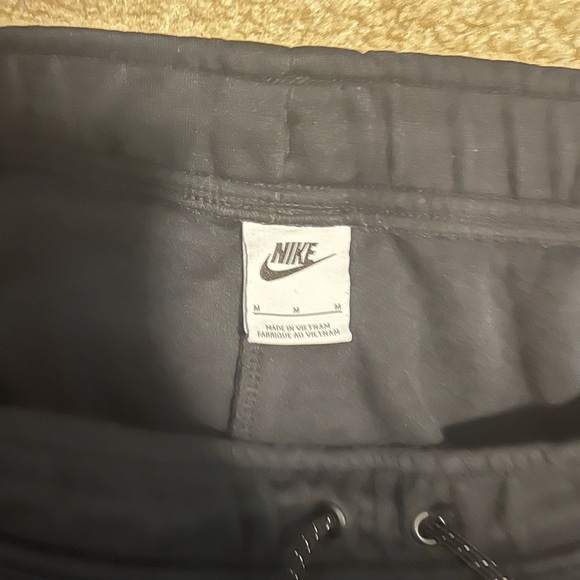 Nike Tech Sweatpants - Picture 4 of 4